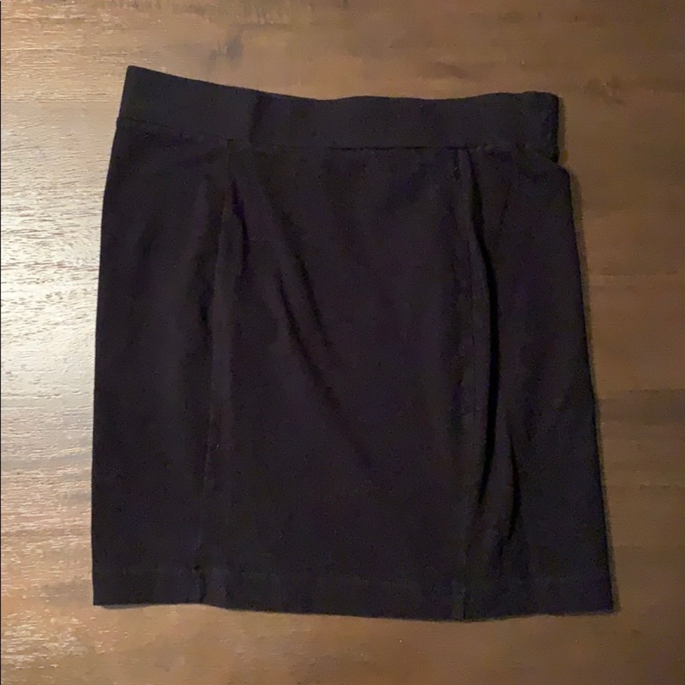 Forever 21 solid black mini skirt